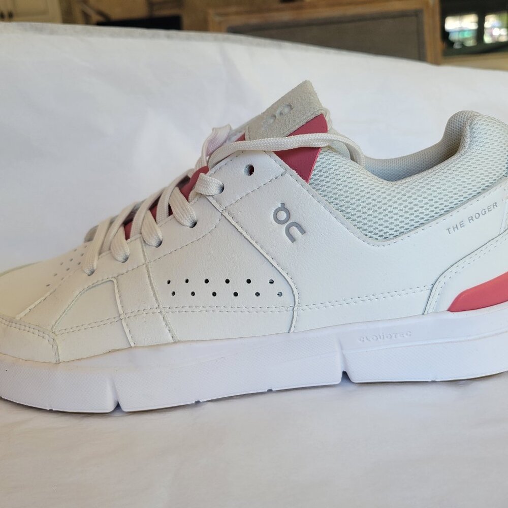 On Cloud the Roger sneakers Speedboard size 9.5 W White/ pink